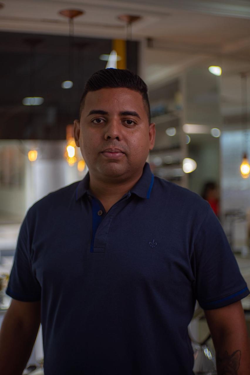 Josué, Sócio-diretor, Óticas Império